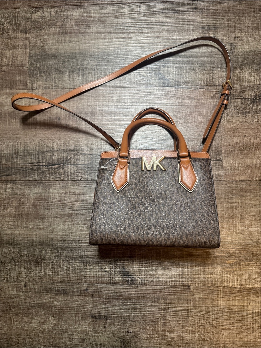 NWOT Michael Kors Mott Medium Messenger Satchel MK Logo
